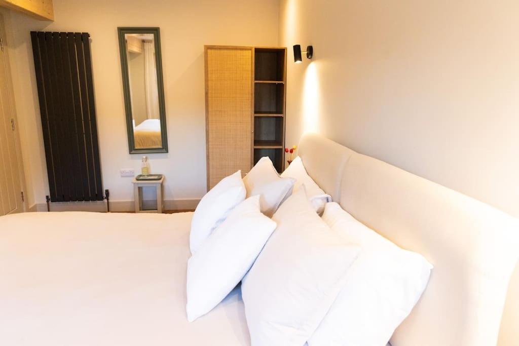 Amarelo Apartment, Central Charlbury, 1 Super King Bed Exteriér fotografie