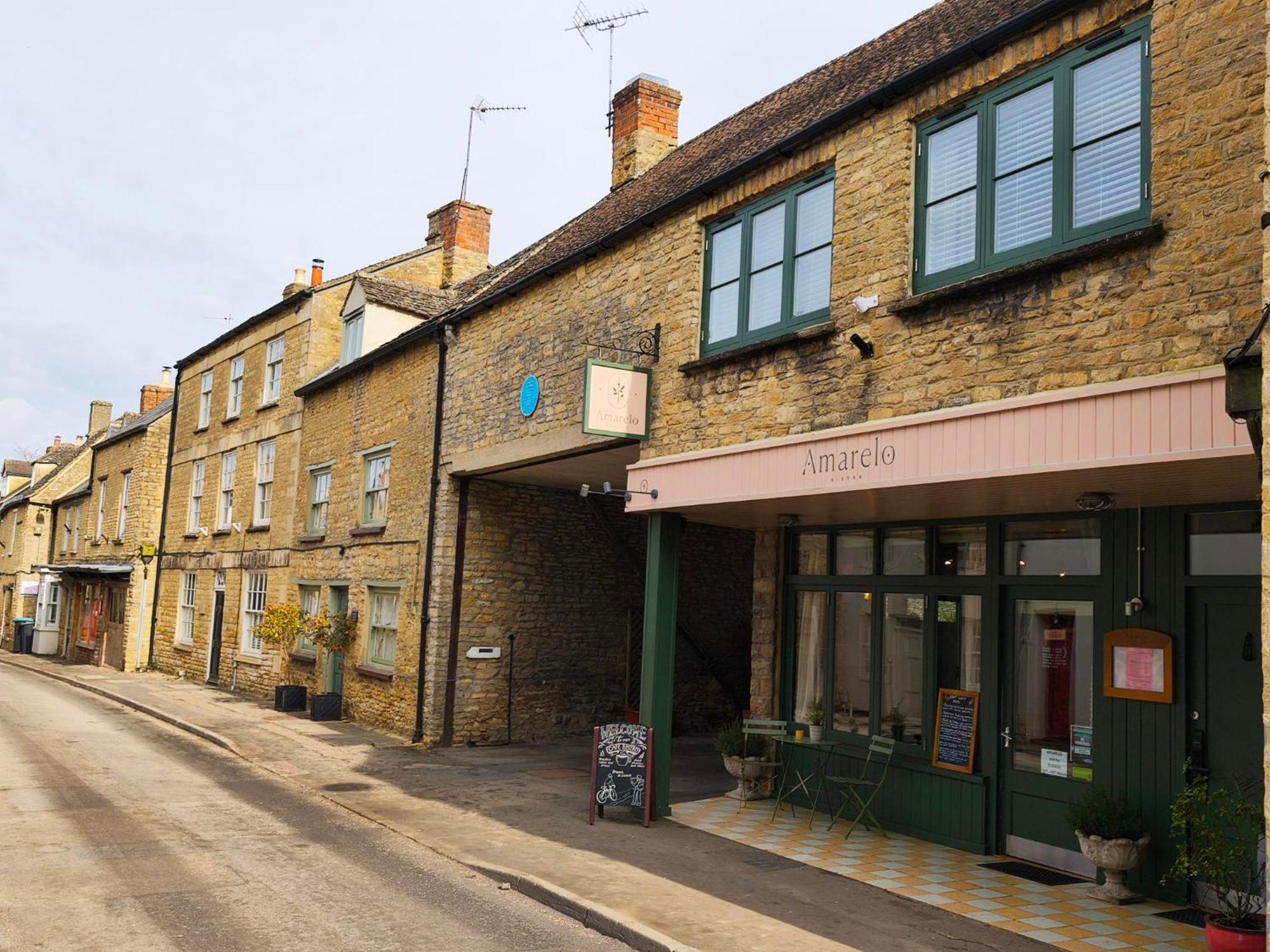 Amarelo Apartment, Central Charlbury, 1 Super King Bed Exteriér fotografie